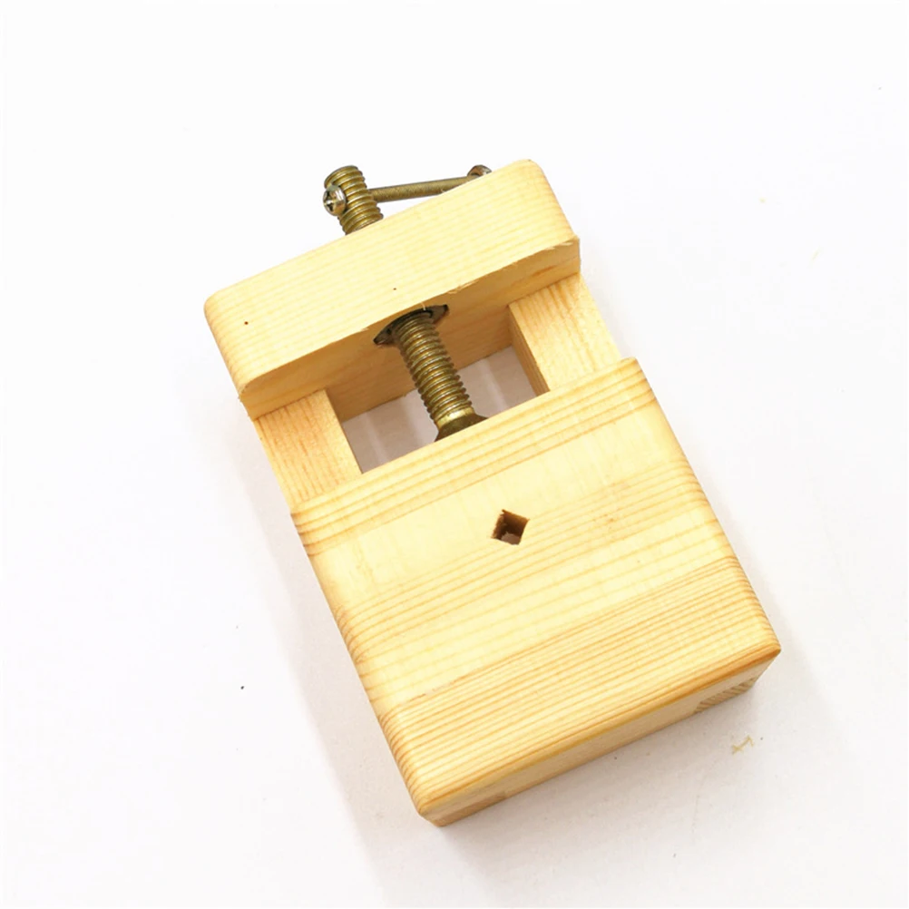 

2pcs Pine Wood Engraved Tool Fixing Clamp For Stone Seals Small Crafts 9.5X6.5X4.5Cm Strong Hold Seal Carving Tool Wood