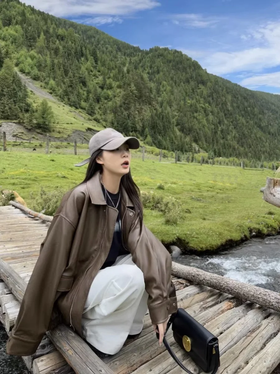 Jaet de motociclista para mujer, abrigo de cuero con diseño Retro americano, color marrón, Bla, corte holgado, largo, Sve, novedad de Otoño de 2023