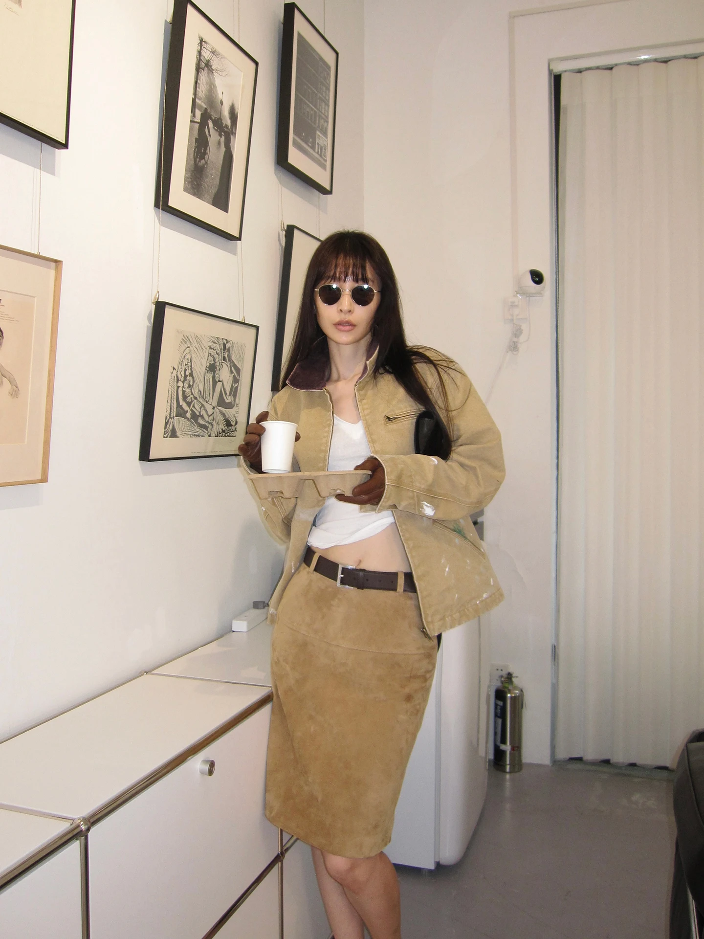 

SapphireStreet Retro 80s Sle f Skirt with eep Fce And Suede Camel Leather Sand ain Texture Ladies Midi Skirt