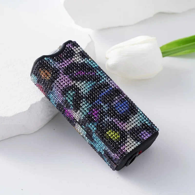 

Инкрустированный бриллиантами многофункциональный портативный уличный инструмент, фонарик, дуговая зажигалка, брелок, USB перезаряжаемый подарок, женские аксессуары