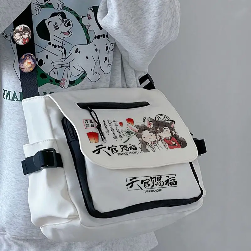 Jeden zestaw Anime Tian Guan Ci Fu z odznakami torba na ramię czarny biały Messenger kreskówka zamek błyskawiczny z przodu Crossbody