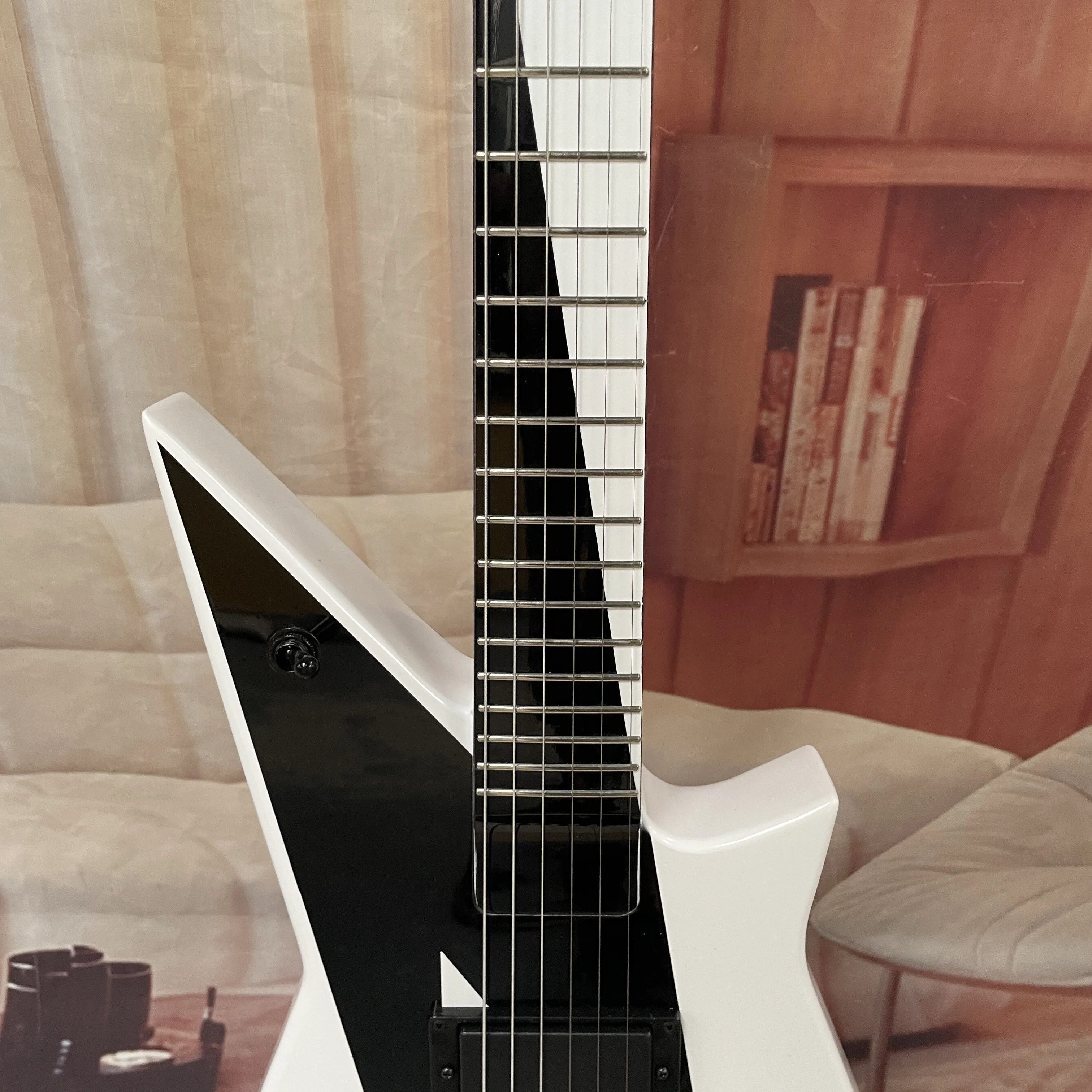 6-string electric guitar   black and white finish, mahogany body, black hardware guitars —ideal for stage performances guitarra