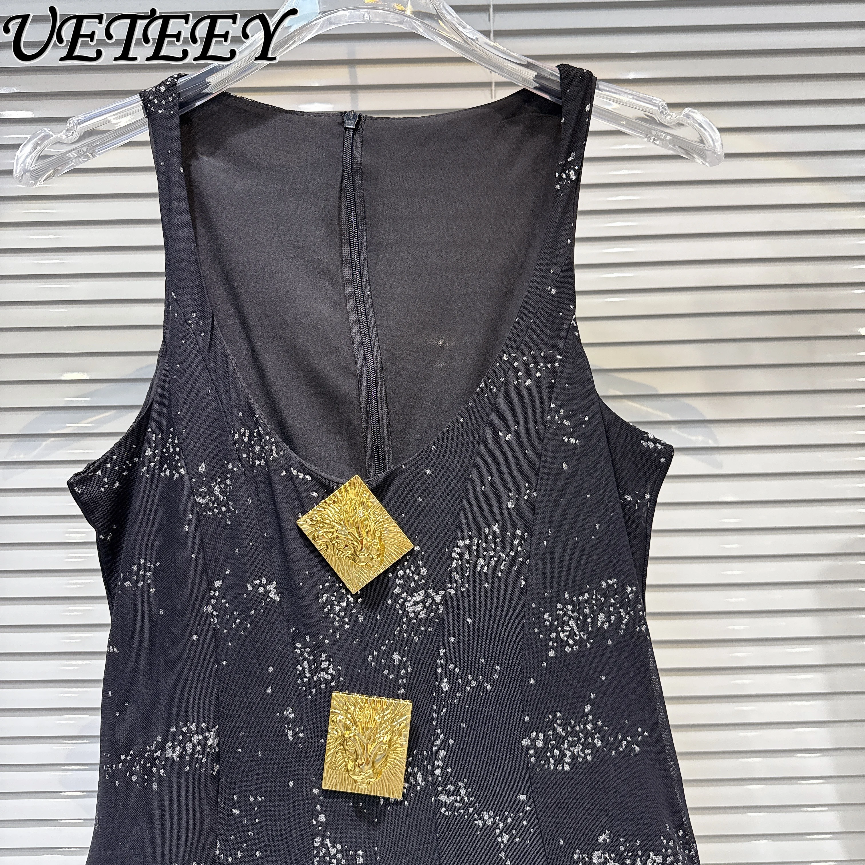 2025 Autumn New Fashion Socialite Metal Square Buckle Patchwork Backless Vest Dress Fashion Versatile Black Sleeveless Dress