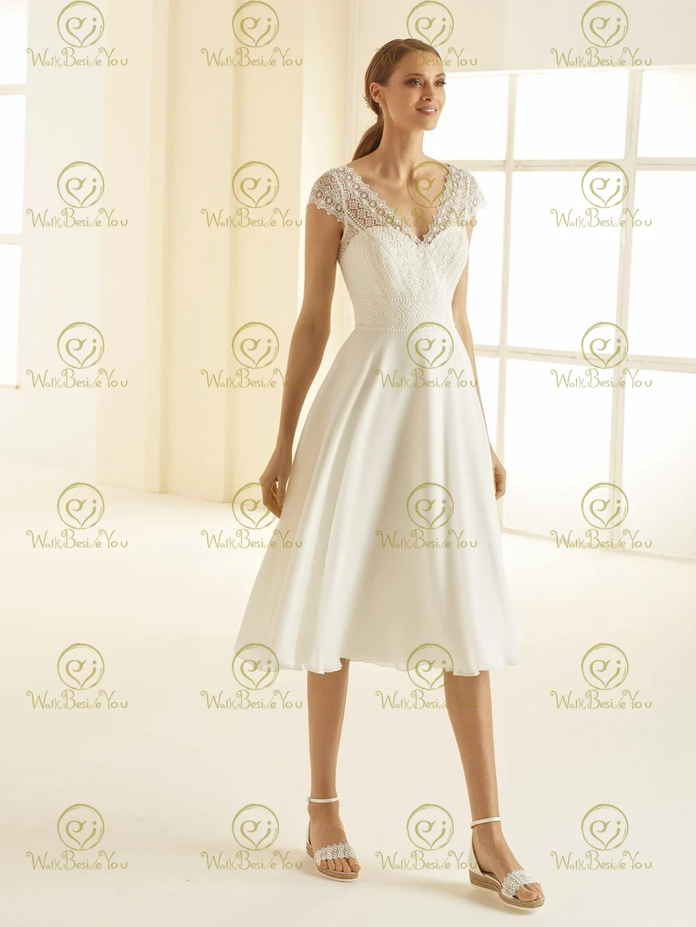 Robe de mariée en mousseline de soie avec col en V profond pour femmes, robes de mariée de plage, mancherons, longueur au genou, simple, pas cher, patients, ligne A, 2022