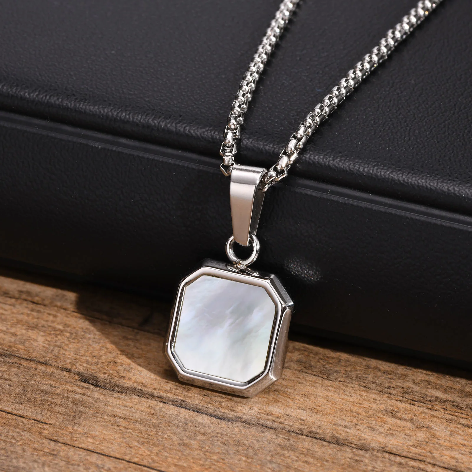 Vnox Geometric Necklaces for Men, 15mm Square Shell Pendant with Box Chain, Casual Male Boy Cool Neck Collar