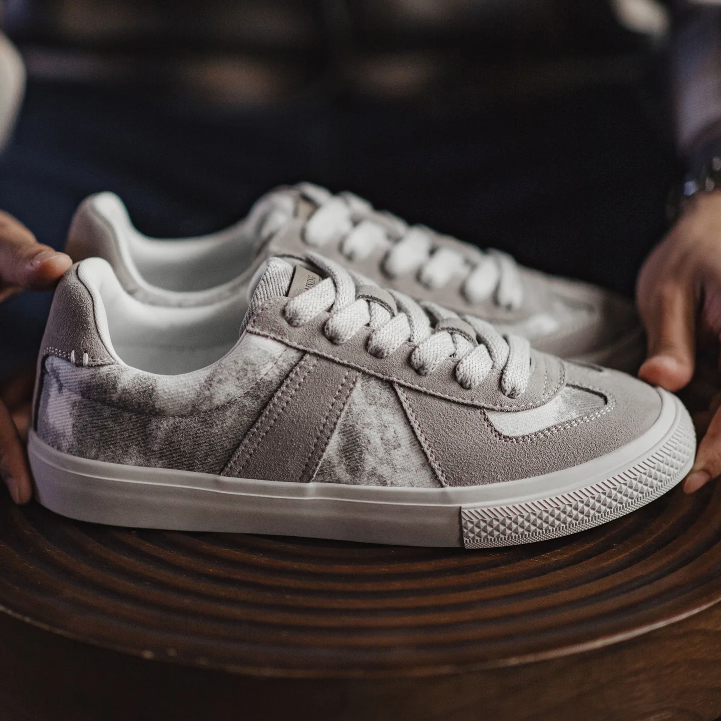 

Мужские кроссовки Maden в стиле тай-дай из канваса, немецкие винтажные низкие кеды на шнуровке, повседневные кроссовки на плоской подошве для весны и осени