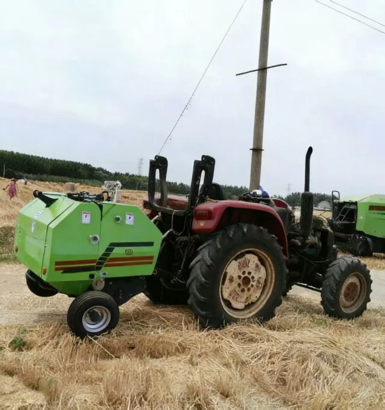 Robust Compact Hay Silage Round Baler Integrated with Automatic Wrapping Function for Field Packing
