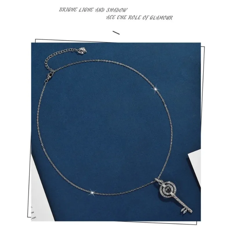 

A woman with a beating heart key necklace, a woman with a crystal dynamic collarbone chain, a fashionable necklace