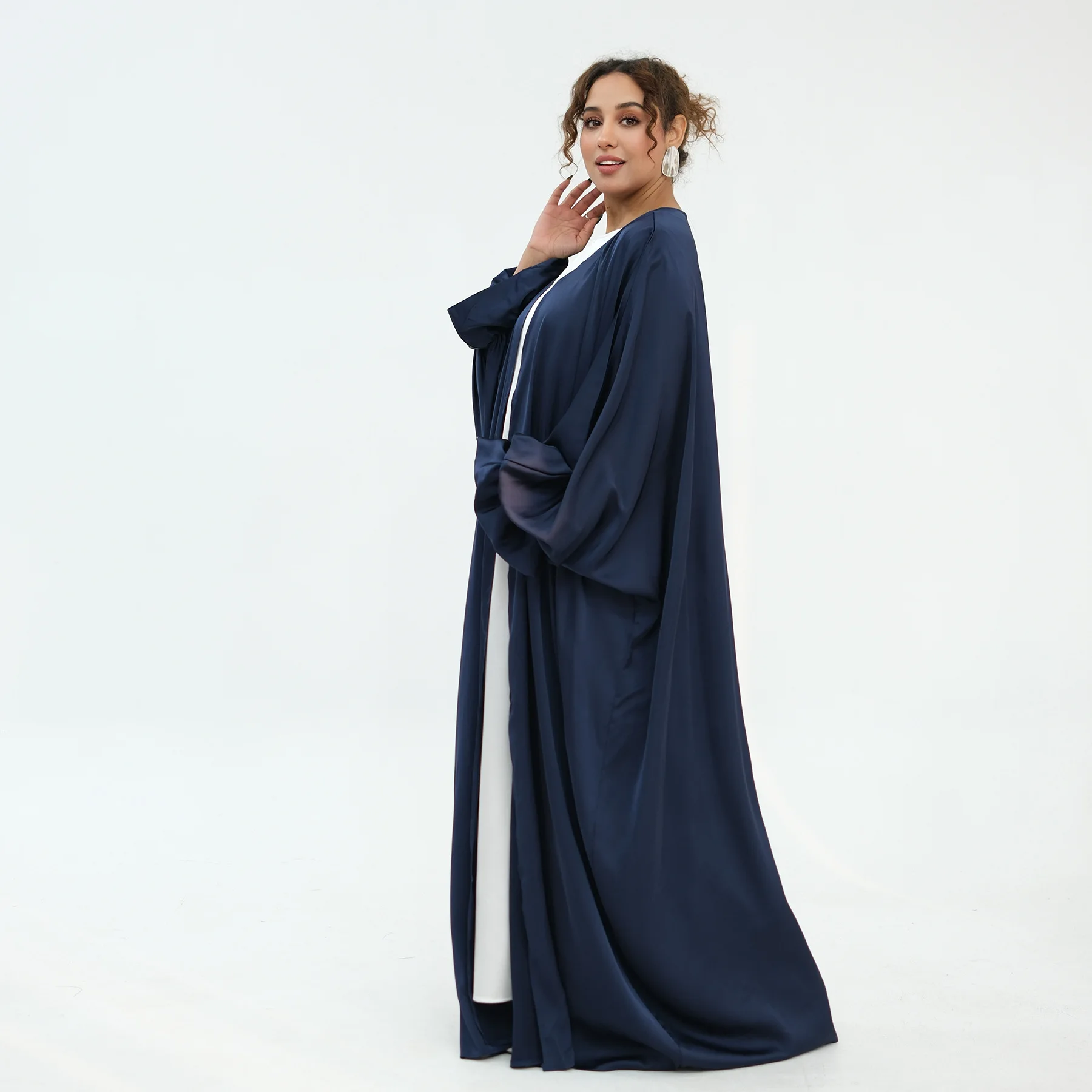 

Мусульманская атласная абайя для женщин на Ид, кардиган с открытым передом, джалабия, платье на Рамадан 2026, кафтан, длинное праздничное платье, арабское длинное платье-роба