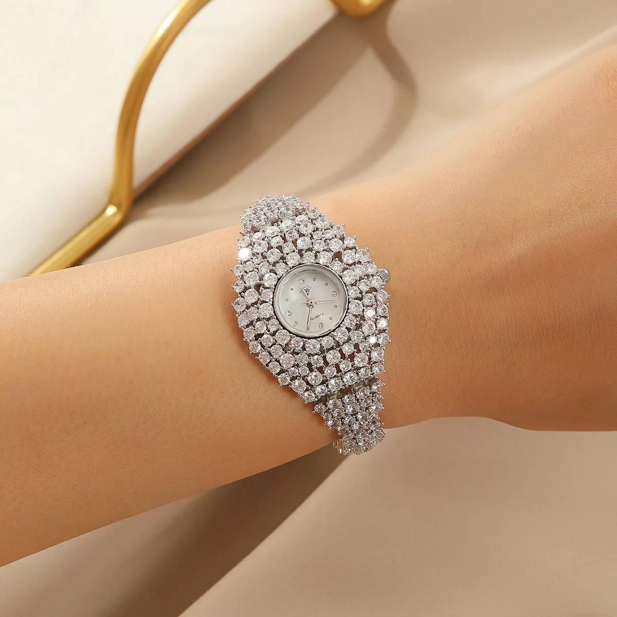 

Fashion Shining Crystal Geometric CZ Bracelet Watch For Women Lady Liberality Casual Style Luxury Party Banquet Fine Jewelry