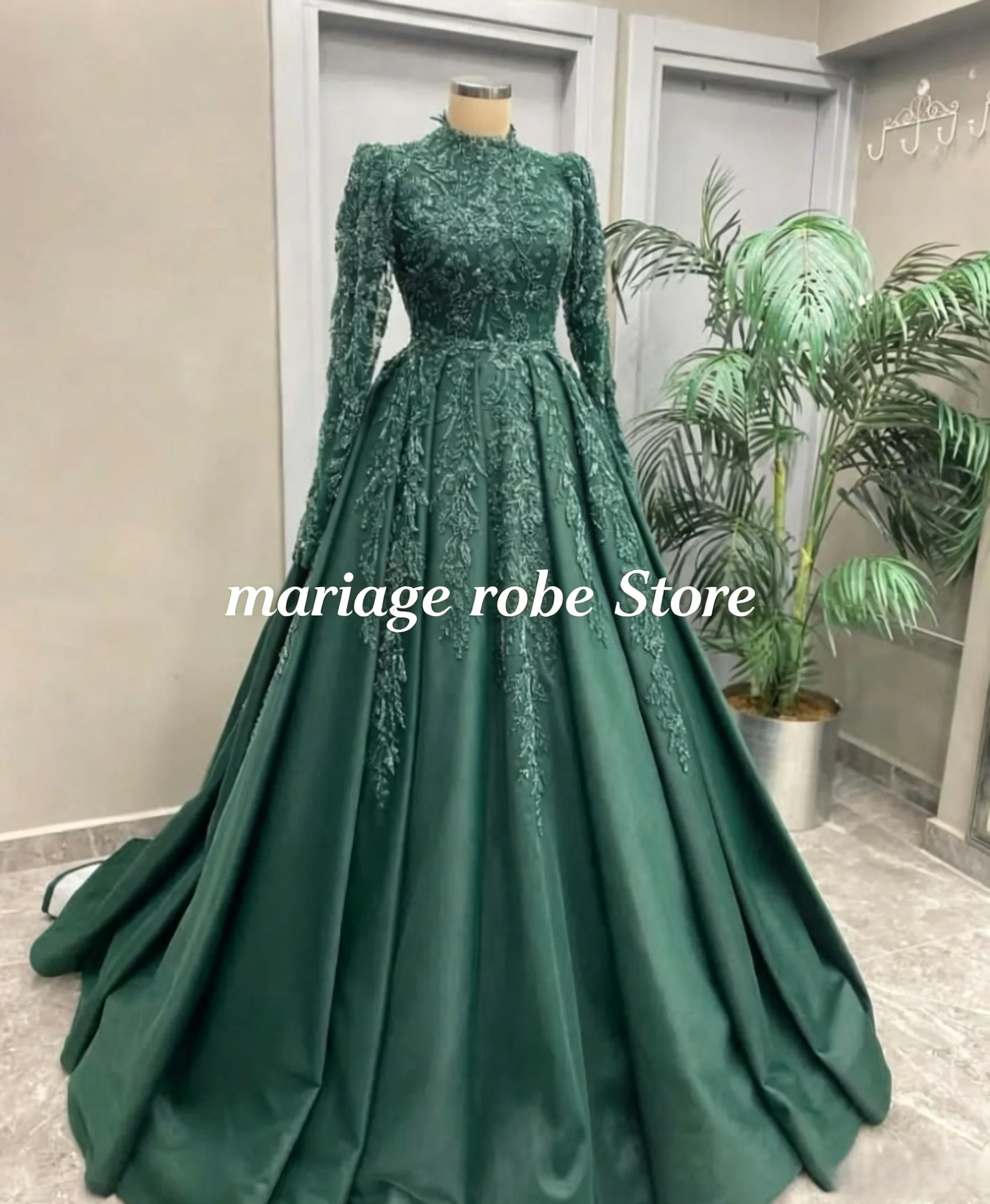 Nikkah-Kleid für afghanische Braut, Nikkah-Tag, Henna-Hochzeitskleider, jägergrünes Luxus-Brautkleid mit Applikationen und hohem Kragen, maßgeschneidert