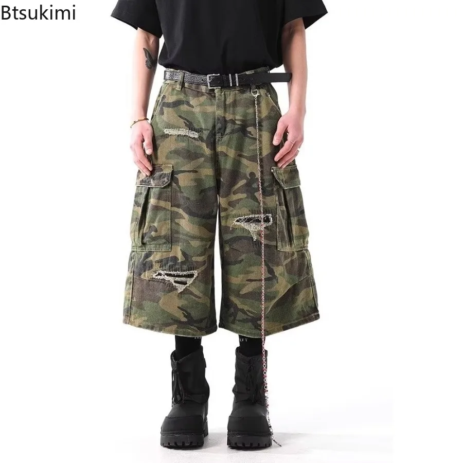 Novas Calças Capri Cargo em Denim Camo para o Verão Masculino, Design Desgastado, Corte Reto, Shorts Casuais para Homens e Mulheres
