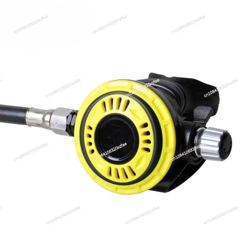 Diving regulator, deep diving sports breathing apparatus, underwater regulator, diving secondary head