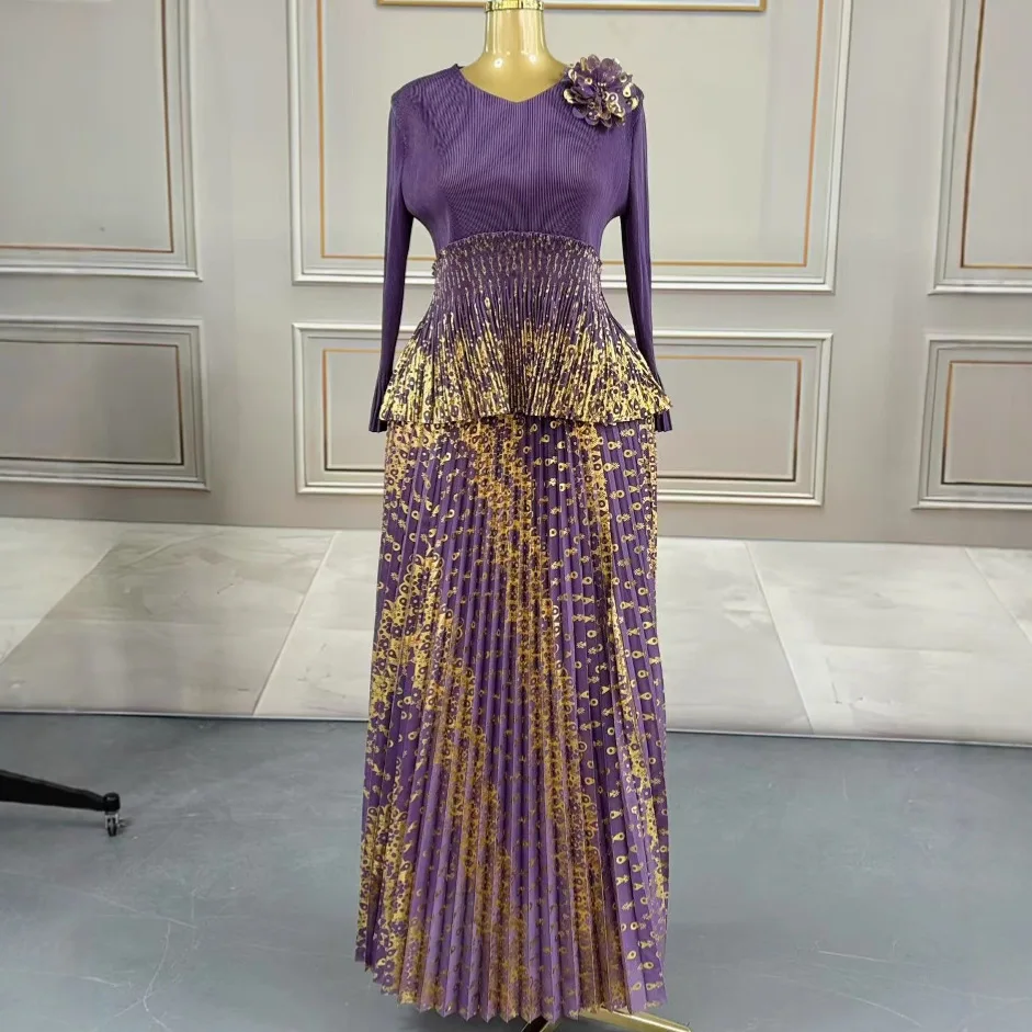 

2025 Wholesale New Bronzing Applique Splicing Fungus Edge Loose Skirt Set Miyake Two-piece Set Women's Clothing