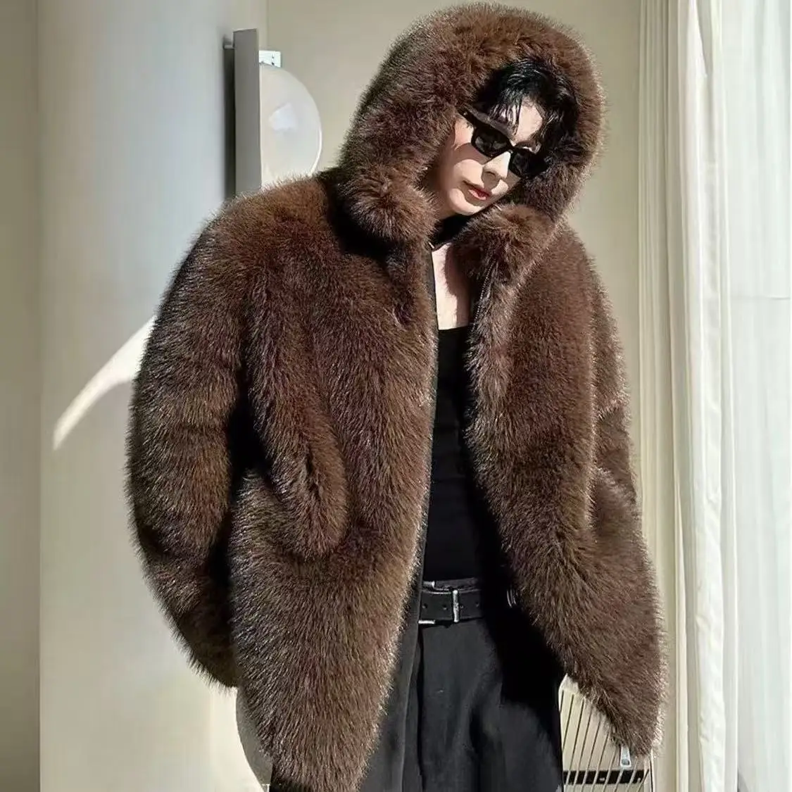 

2025 зимнее мужское пальто с капюшоном, утепленное, из искусственного лисьего меха, легкое, роскошное уличное модное пальто со шляпой, мужские топы, верхняя одежда