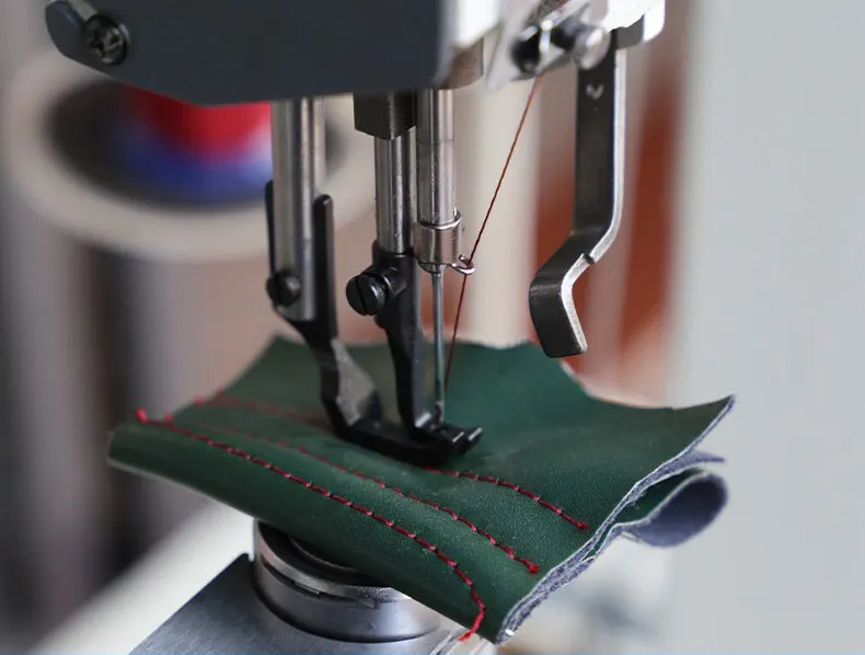 LVBU-360 Degrees Rotary Column Car Bag Sewing Machine Equipment Manufacturers