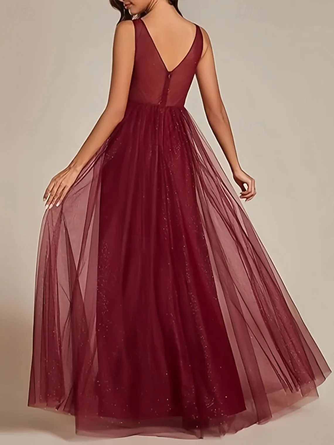 Gaun Pengiring Pengantin Model A-Line Tanpa Lengan Kerah V Bahan Tulle dengan Lipit Belahan Depan Panjang Menyentuh Lantai Elegan untuk Pesta Pernikahan Formal 2025 dapat disesuaikan secara gratis