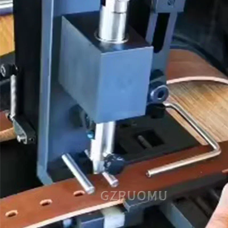 

Hand Crank Leather Punching Machine 10-55MM Adjustable Spacing Professional For Belt Shoulder Strap Waist Belt
