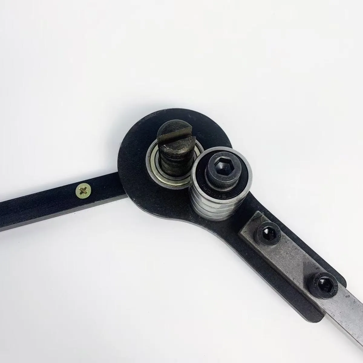 Manual Flat Iron Bender - 90° Right Angle Bending Tool 1-3MM for Copper Busbar, Steel Plate, Copper Sheet & Wire DIY Tool