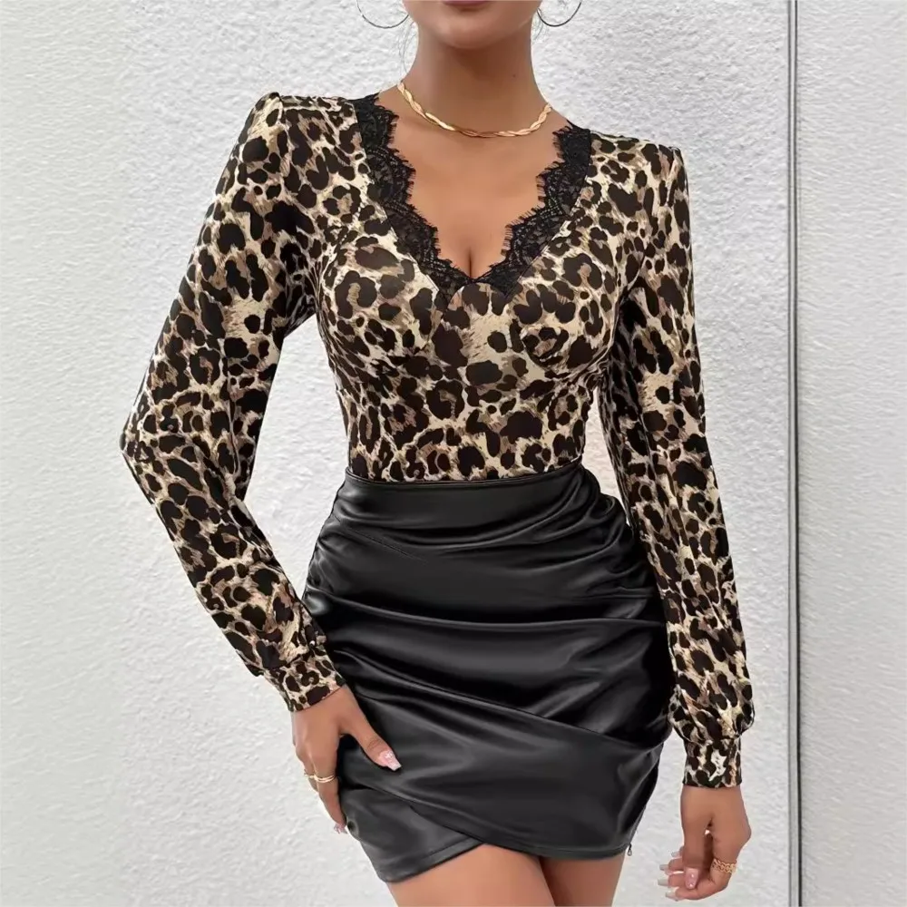 Spitze mit Leopardenmuster, gespleißt ​ ​ T-Shirt-Oberteil mit Kragen und Falten für Damen