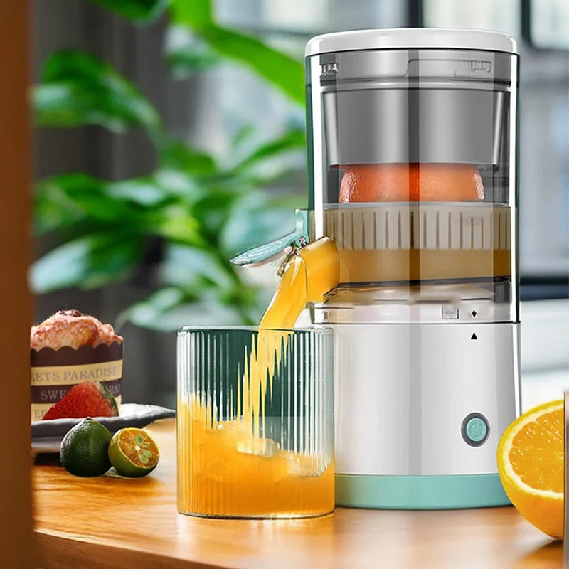 7.4v  3.7v usb charging Portable Rechargeable Electric Juicer for indoor and outdoor