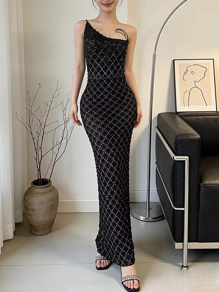 

Высококачественное эластичное платье с открытой спиной и эффектом горячего тиснения, облегающее грудь, новинка 2026 года, модная женская одежда на заказ