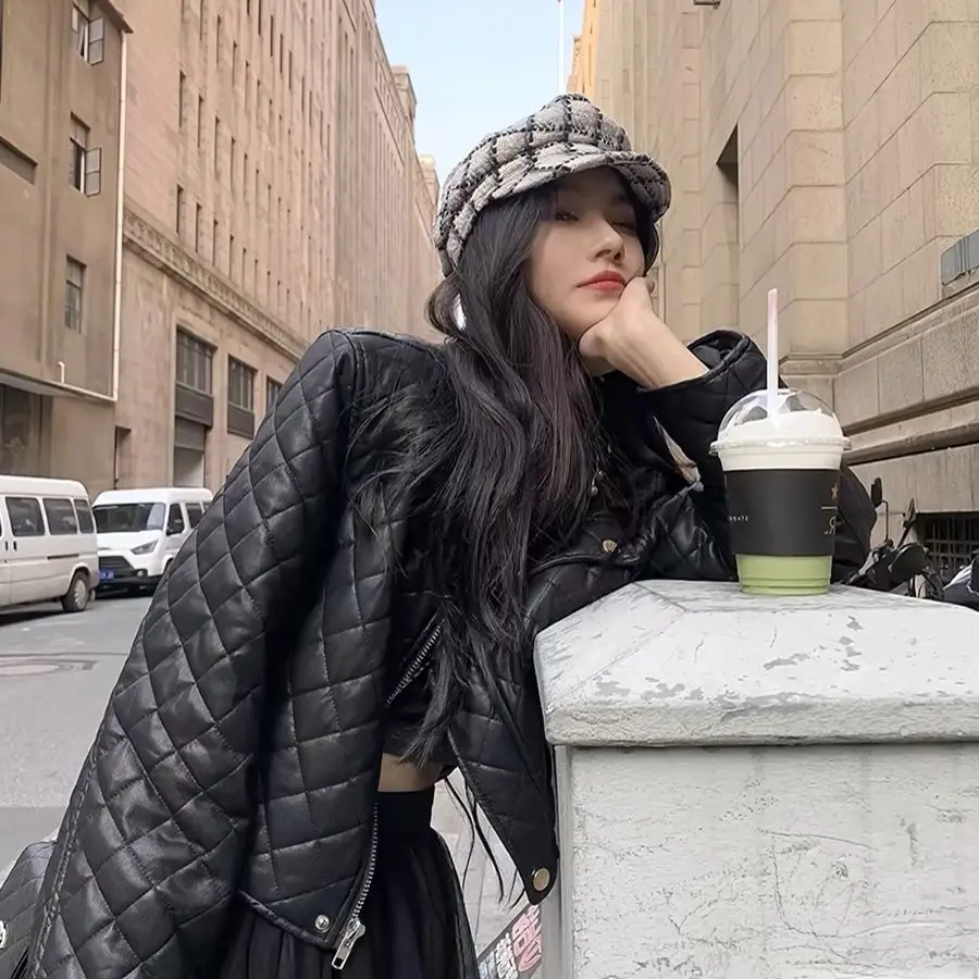 Rhombus Velvet Splicing Warm Leather Jacket 2026 Winter Warm Thickened Velvet Fashionable Personalized Leather Jacket Women