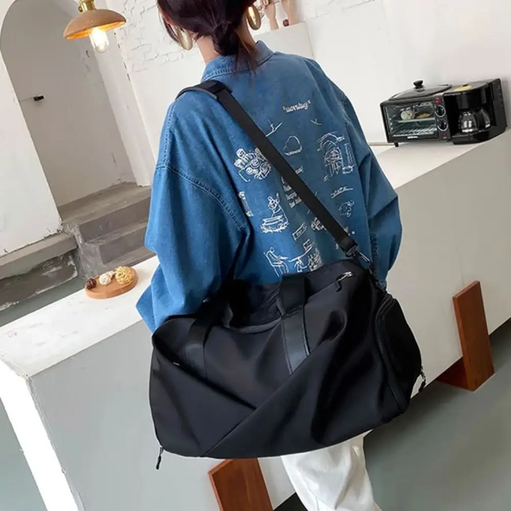 Large Capacity Sports Gym Bag Waterproof Hand Luggage Travel Dry Wet Bag Lightweight Dry Wet Separation Shoulder Messenger Bag