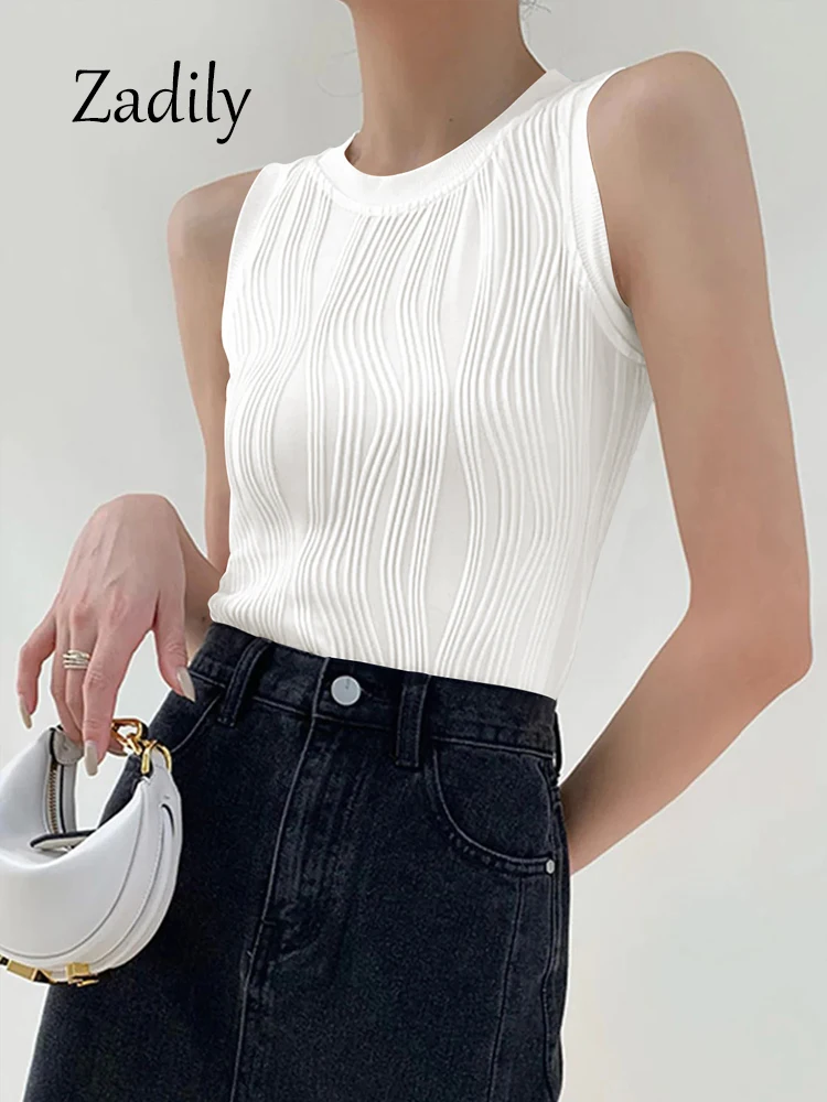 2025 Canotta estiva senza maniche in maglia a costine Top corto casual T-shirt da donna sexy slim fit stile High Street moda coreana