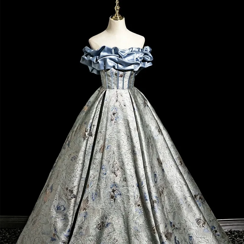 Рисунок 3 - Атласное вечернее платье