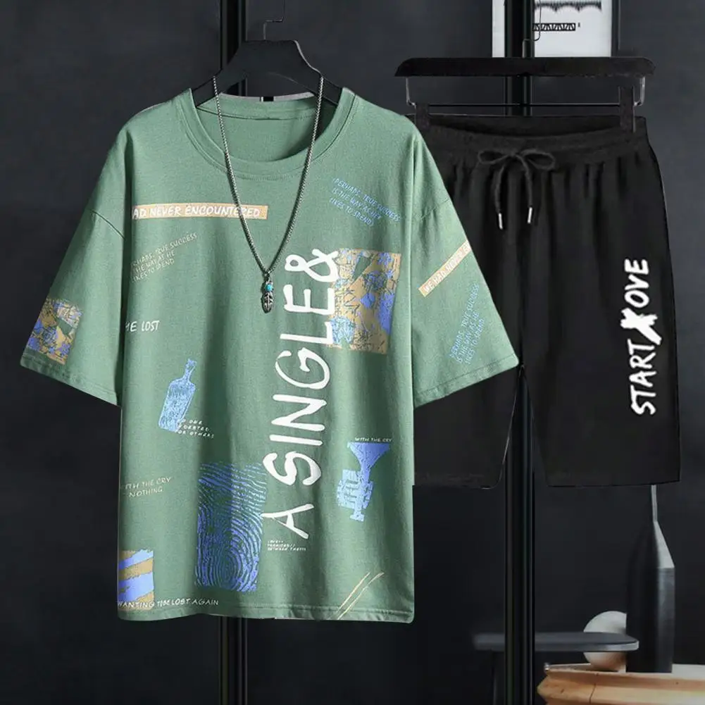 

Футболка и шорты мужские спортивные с круглым вырезом и карманами на завязках