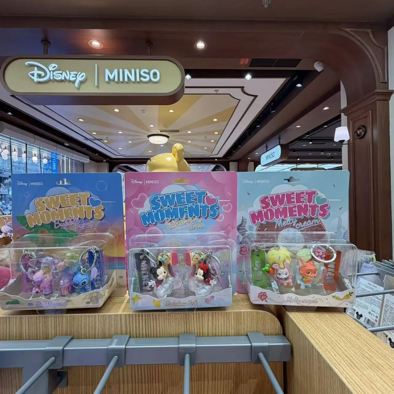 

Disney Close Connection Magnetic Pendant Best Friends Couple Keychain Sweet Interactive Gift for Lovers Kids