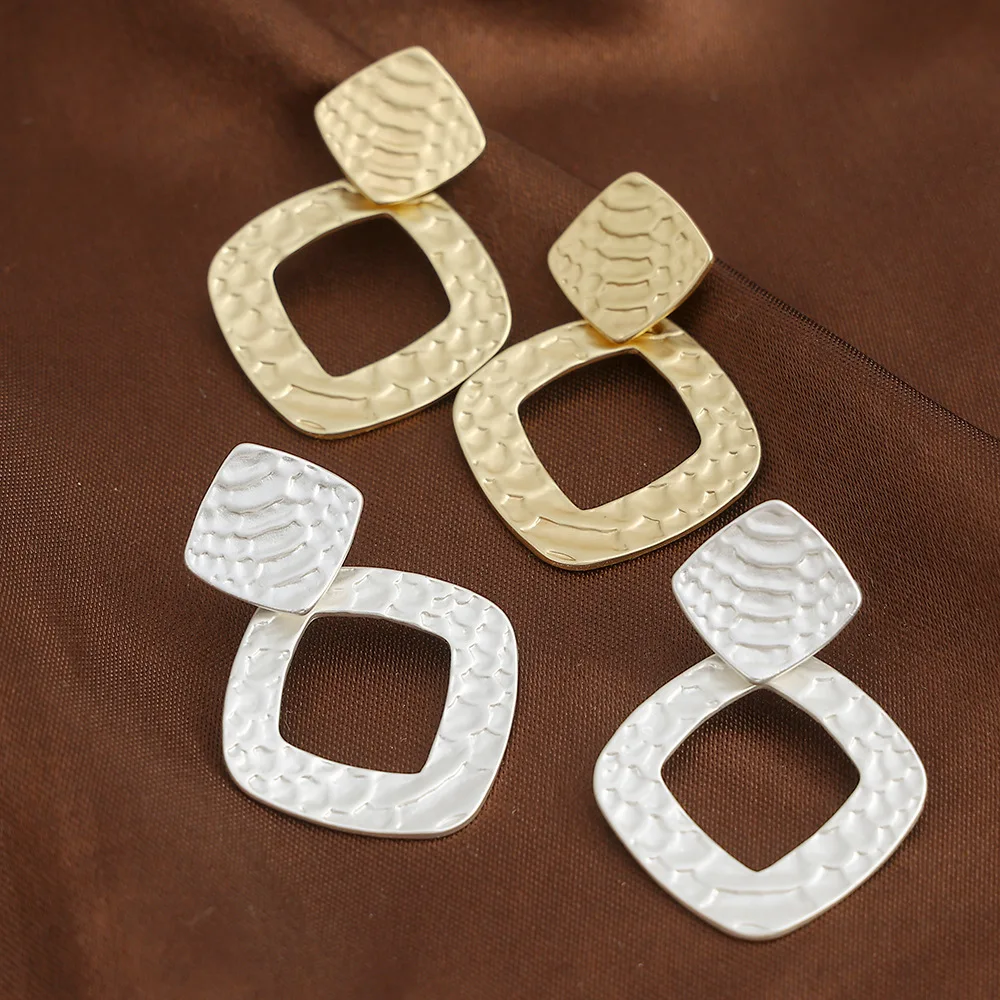 

Kaseakia Square Metal Clip on Dangle Earrings for Women Fashion Jewelry
