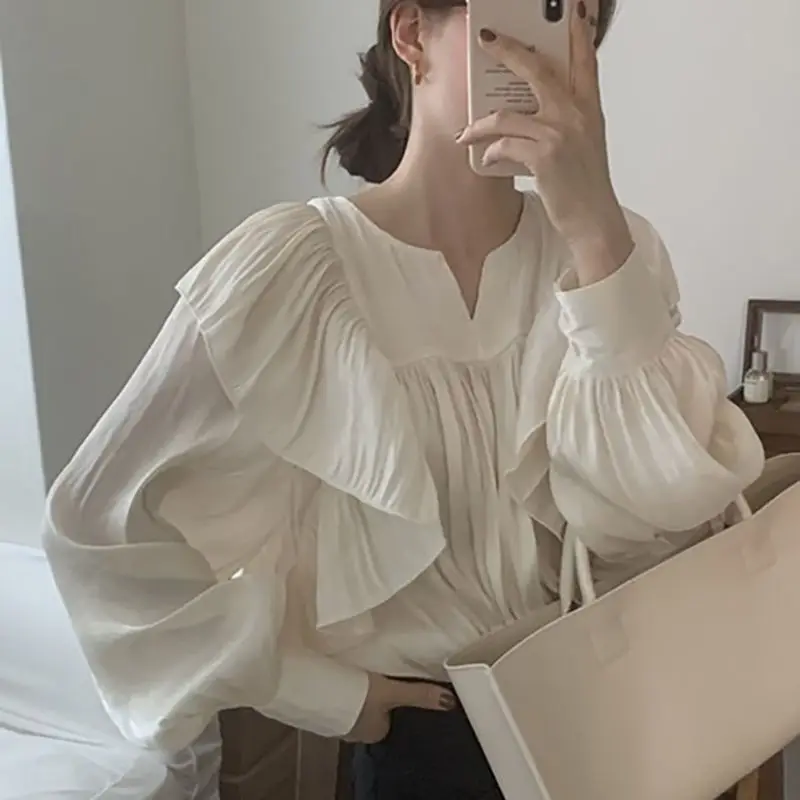 

Women's Solid V-Neck Ruffles Folds Pullover Shirt Spring Korean Fashion Female Clothing Loose Bubble Sleeve Sweet Blouses Tops