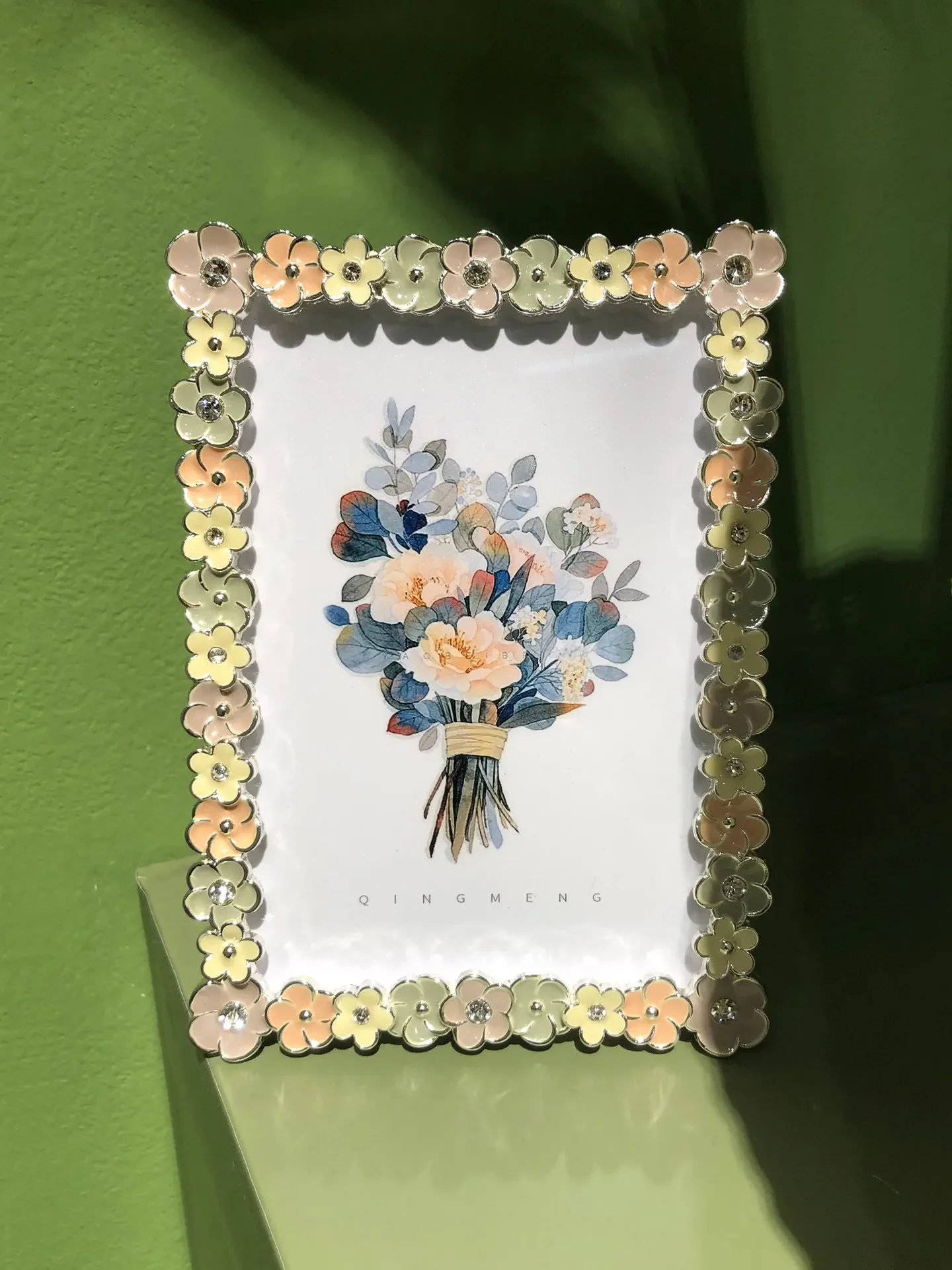 Japanese-style small fresh and high-end photo frame to set the table for children's cute and exquisite light luxury photo frame