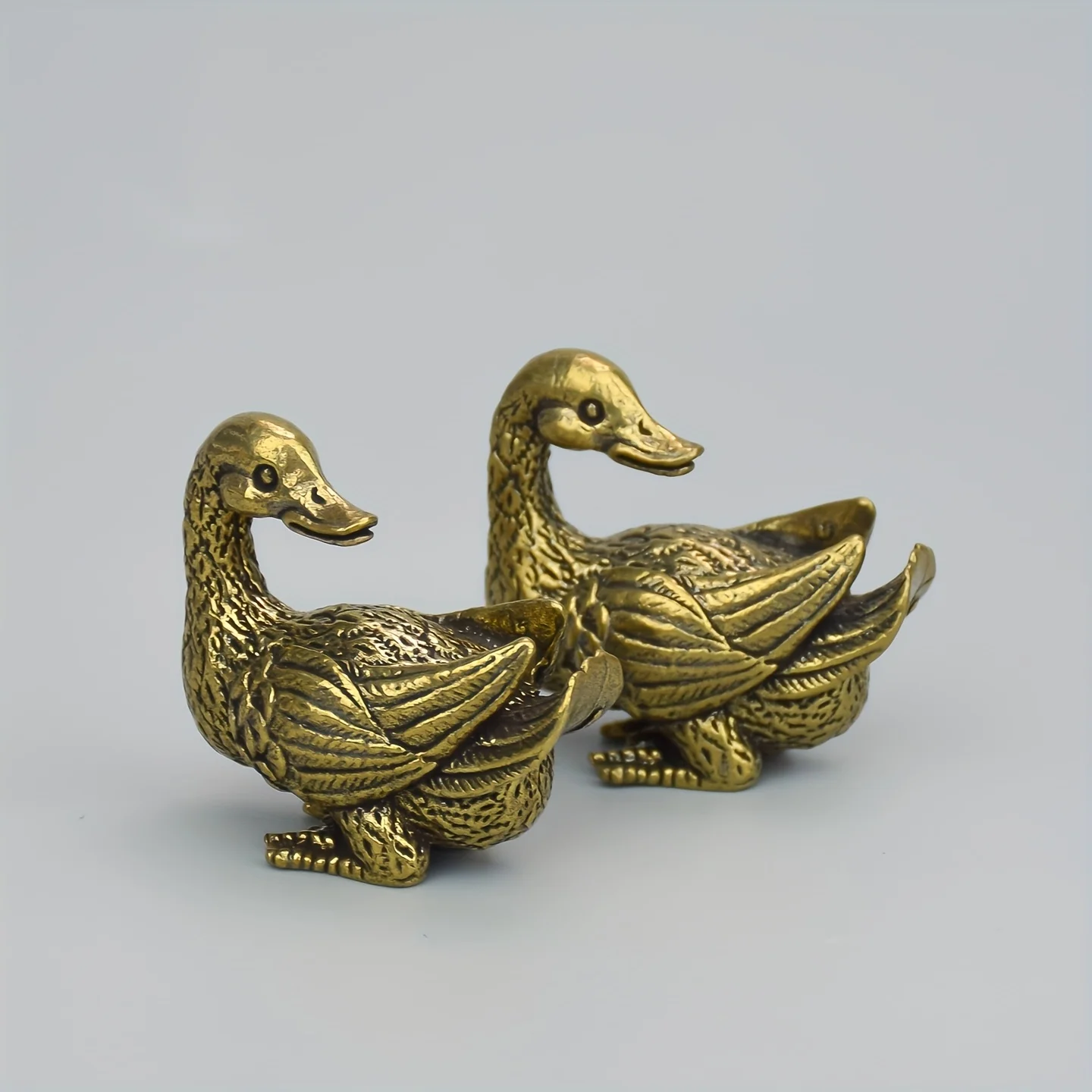 

Vintage Brass Duck Couple Figurine Copper Craft Desktop Ornament Collectible Decor for Office Shelf Birthday Gift