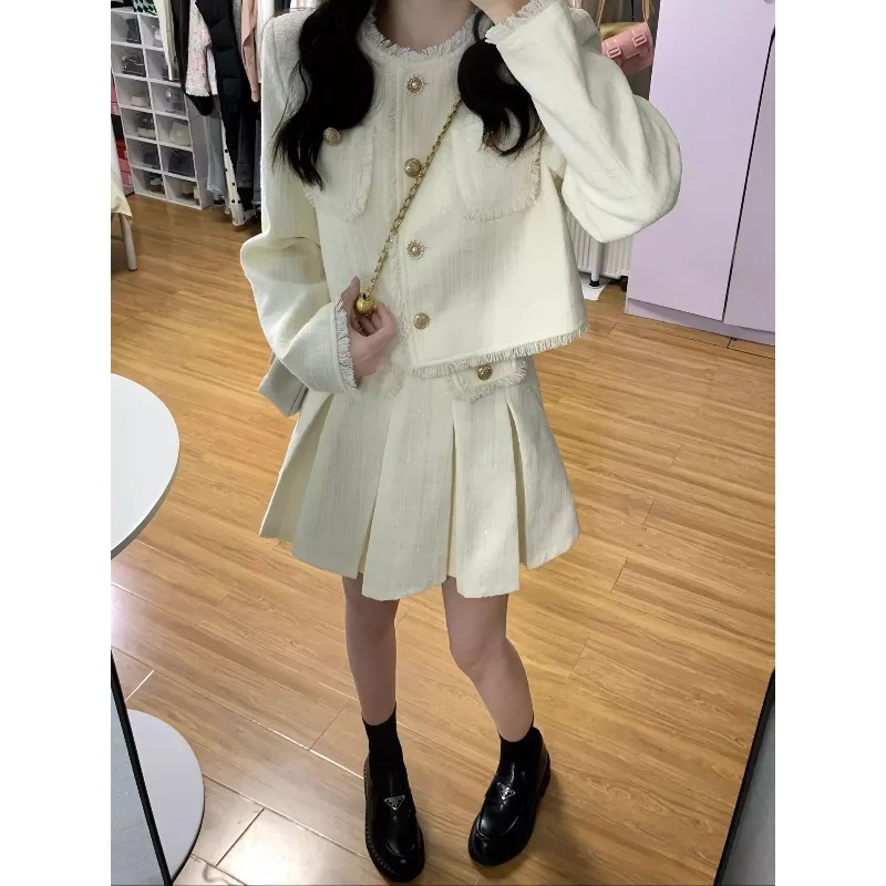 

Французский комплект из укороченного жакета и юбки в стиле «Маленький аромат», осенне-зимний, для создания образа элегантной и уверенной в себе женщины, в стиле знаменитостей, женский комплект из двух предметов.