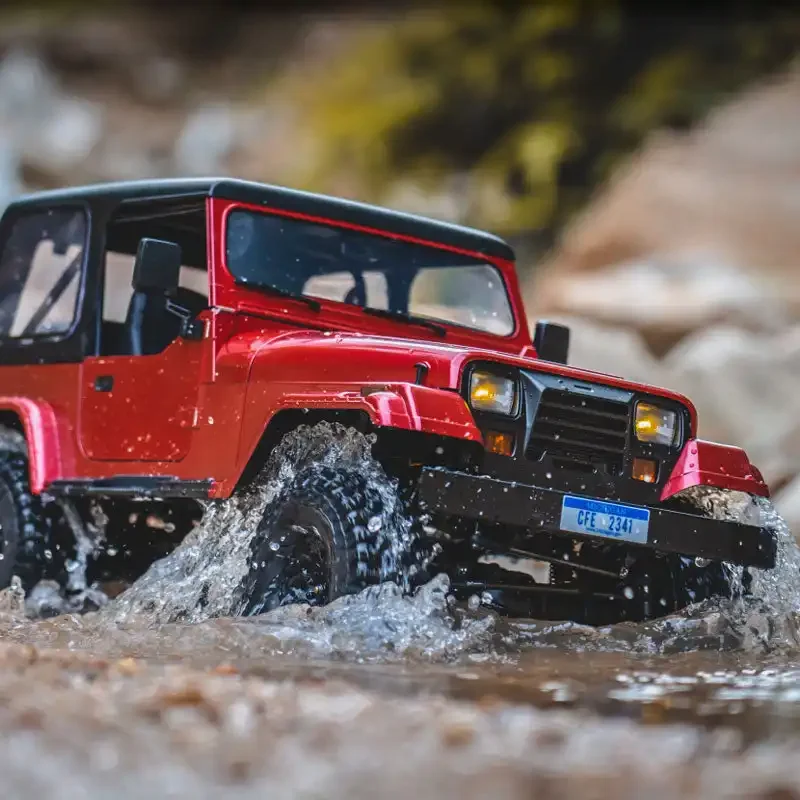FMS 1：10 Explorer RC Crawler 4 Wheel Drive Realistic Hard Shell Electric Off Road Remote Control Hobby Car Model for Outdoor Pla