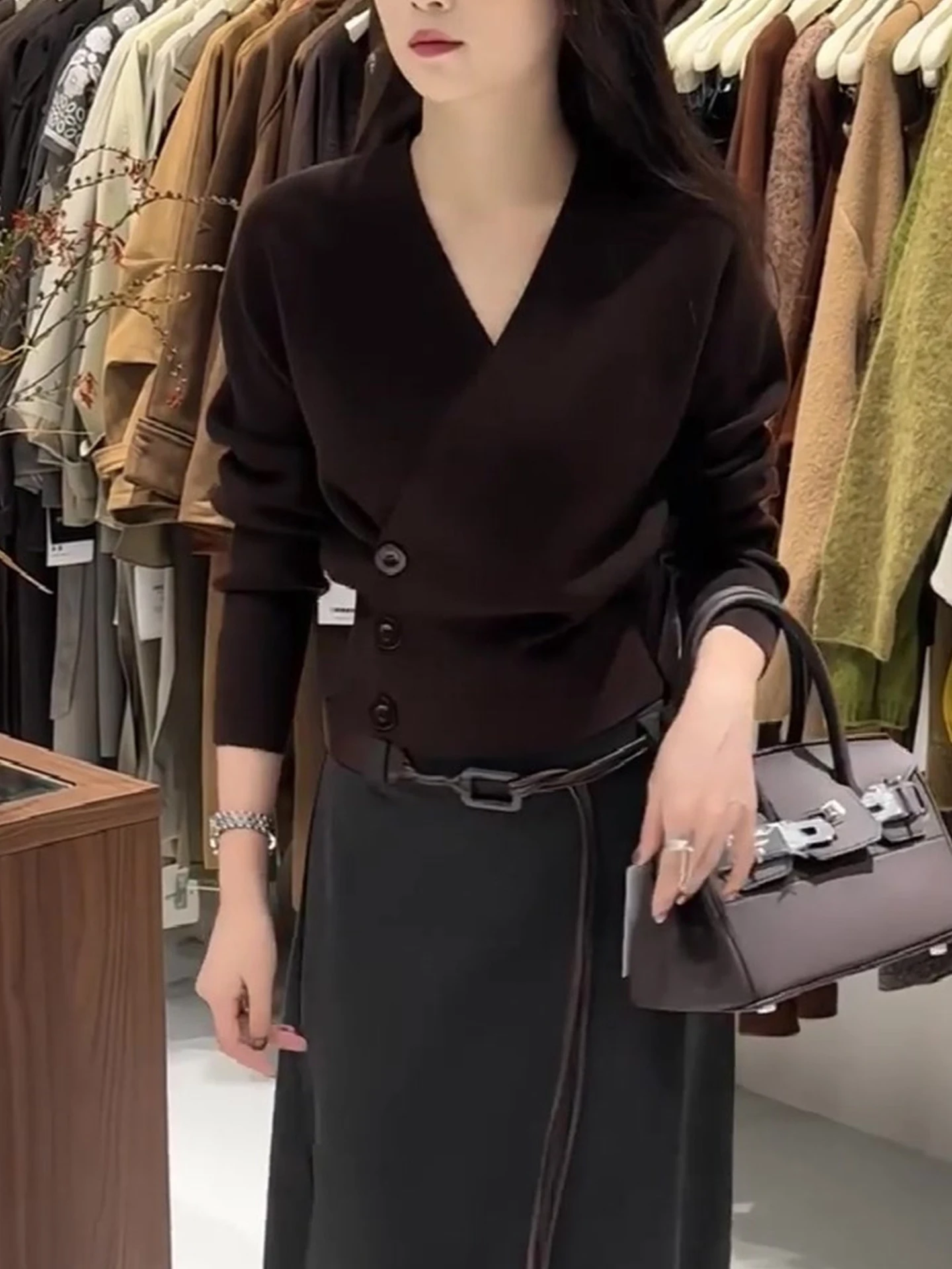 

Ele Long Sve Comfortable Knitwear Faionable Unique Base irt Sli Trendy Underwear V-ne Button-up Regular Fit