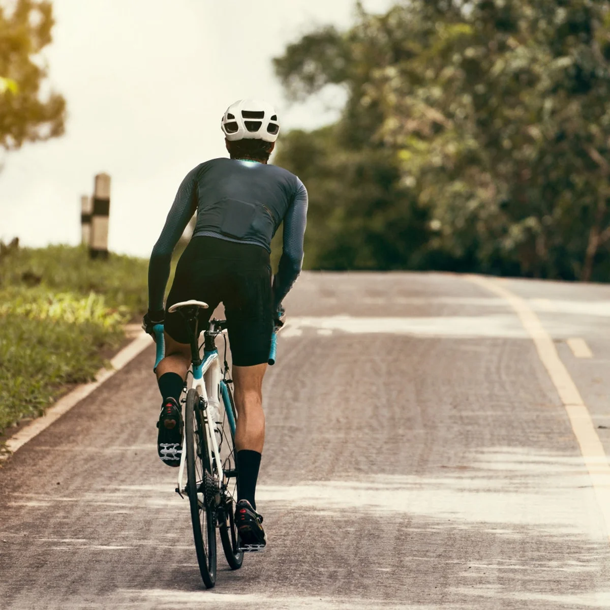 

Ultralight Aluminum Alloy Bike Pedal Silver Easy Install Durable Bearing Structure Suitable for Mountain Road Urban Folding