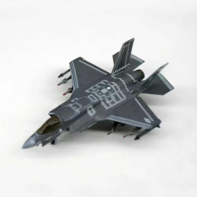 

1 шт. Имитационная модель истребителя F-35B Lightning II в масштабе 1/350, окрашенная, миниатюрный корабельный самолет для коллекции морских диорам