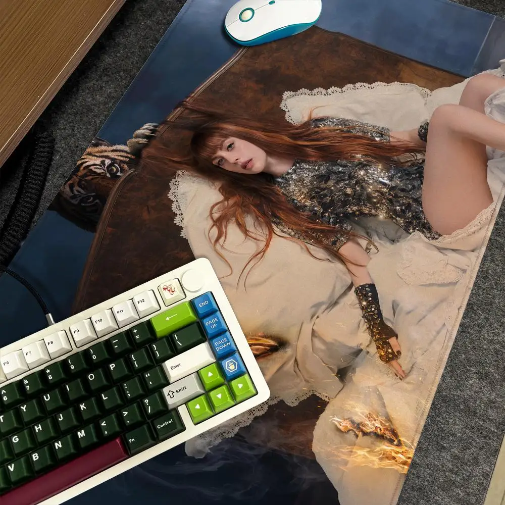Alfombrilla de ratón Singer A-Annalisa Xxl para ordenador, teclado antideslizante de gran tamaño para jugadores, alfombrilla de escritorio HD con diseño artístico de 90x40cm