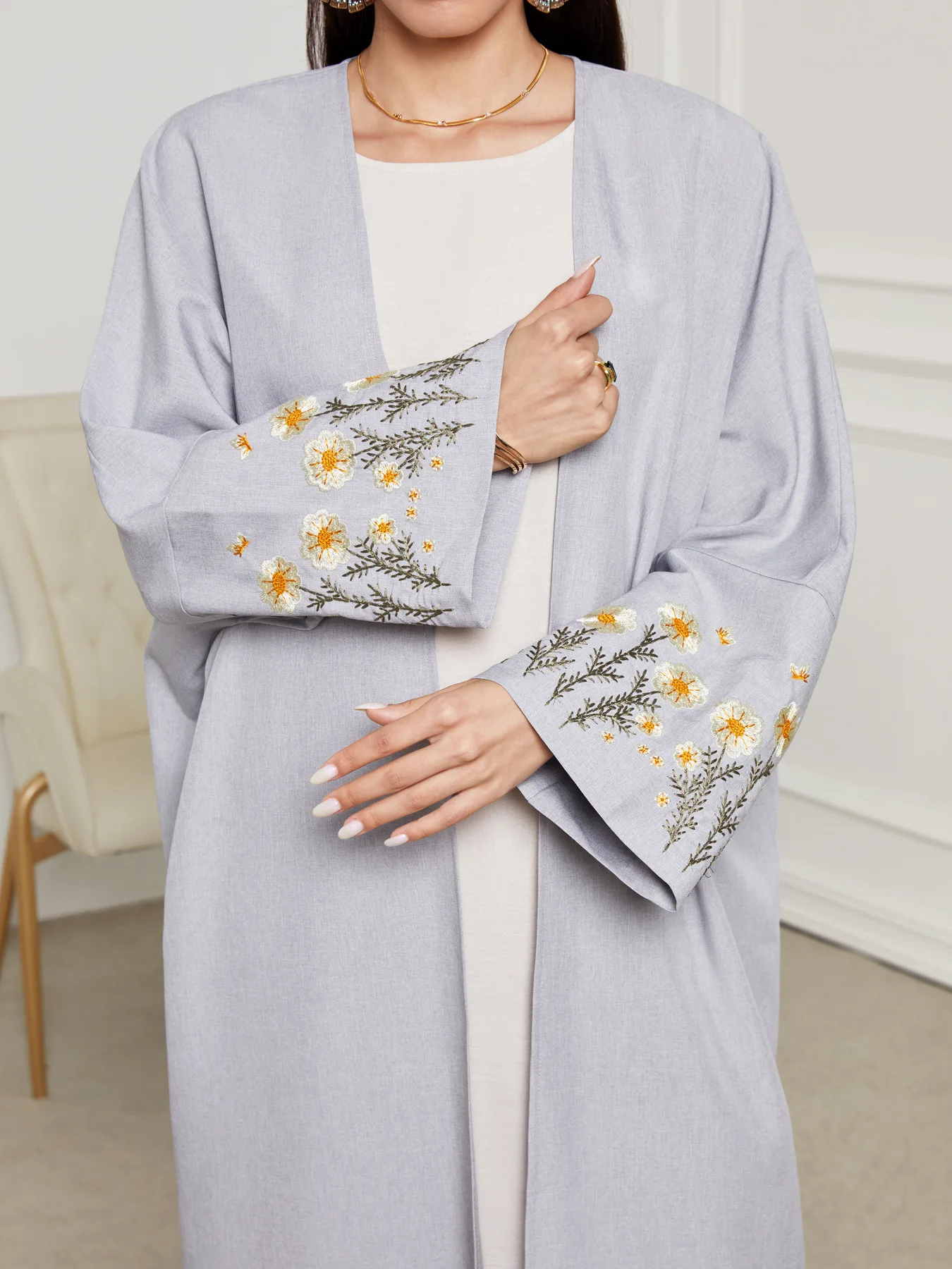 

2025 г., мусульманский новый модный женский повседневный модный элегантный свободный кардиган с длинными рукавами и вышивкой, Абая, женский Джалабия