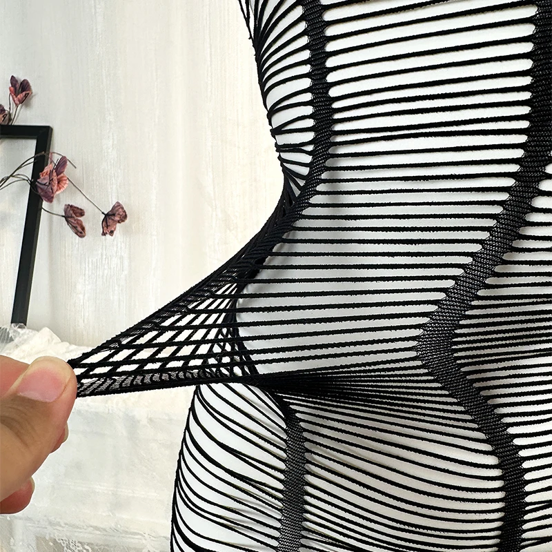 1PC Lingerie sexy da donna Copricostume sexy a rete per San Valentino senza bikini Scava fuori il vestito aderente Vedi DS711