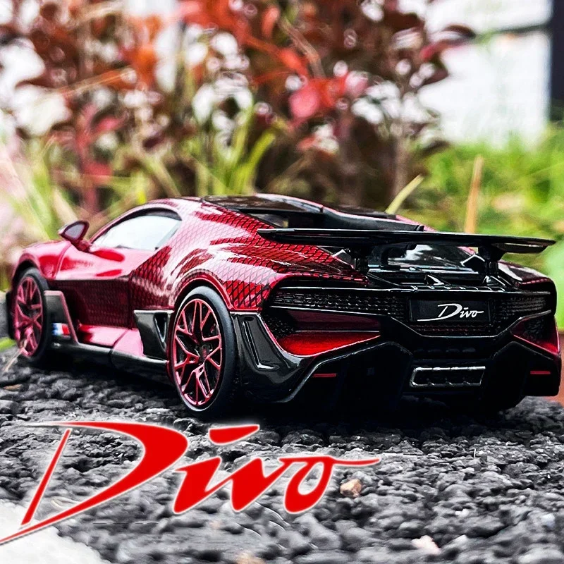 1:32 Bugatti DIVO Supercar Diecasts & Toy Vehicles Metal Car Model Shock absorber Sound Light Collection Car Toys Gift