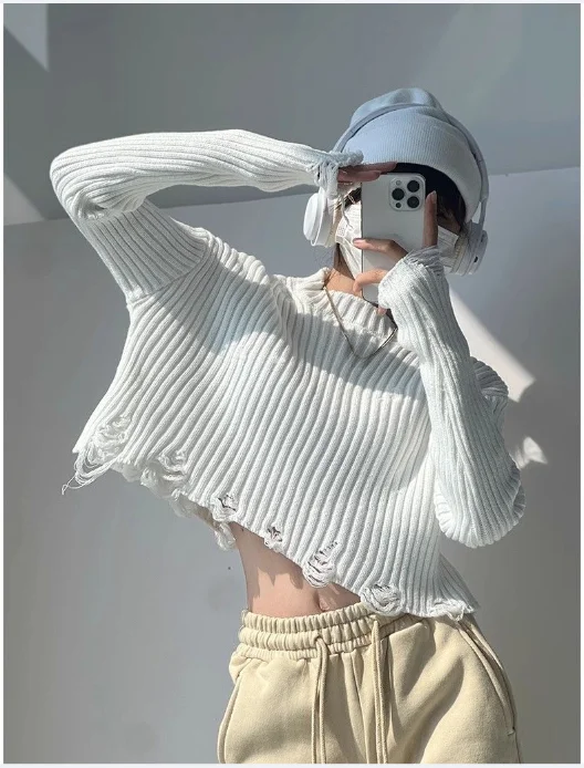 Knitted Pullover for Women Sweaters Long Sleeve Ripped O-Neck Striped Short Pullover Beige New Fashion Elegant