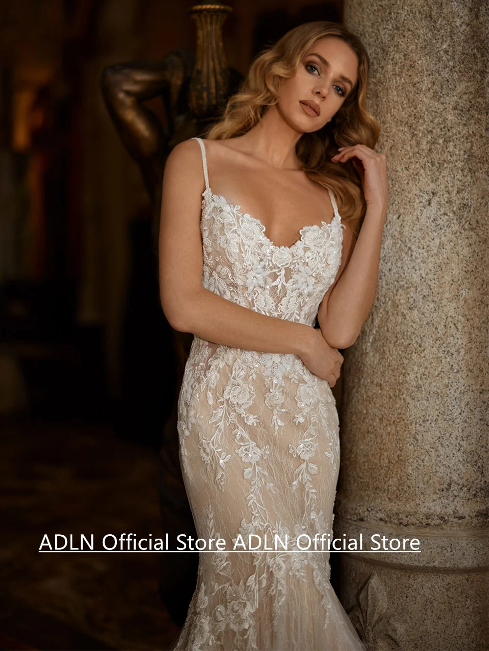 ชุดเดรสเมอร์เมดที่กําหนดเองเซ็กซี่ V คอสายสปาเก็ตตี้ Sequined Applique ลูกไม้ชุดเจ้าสาว Backless Robe De Mariee