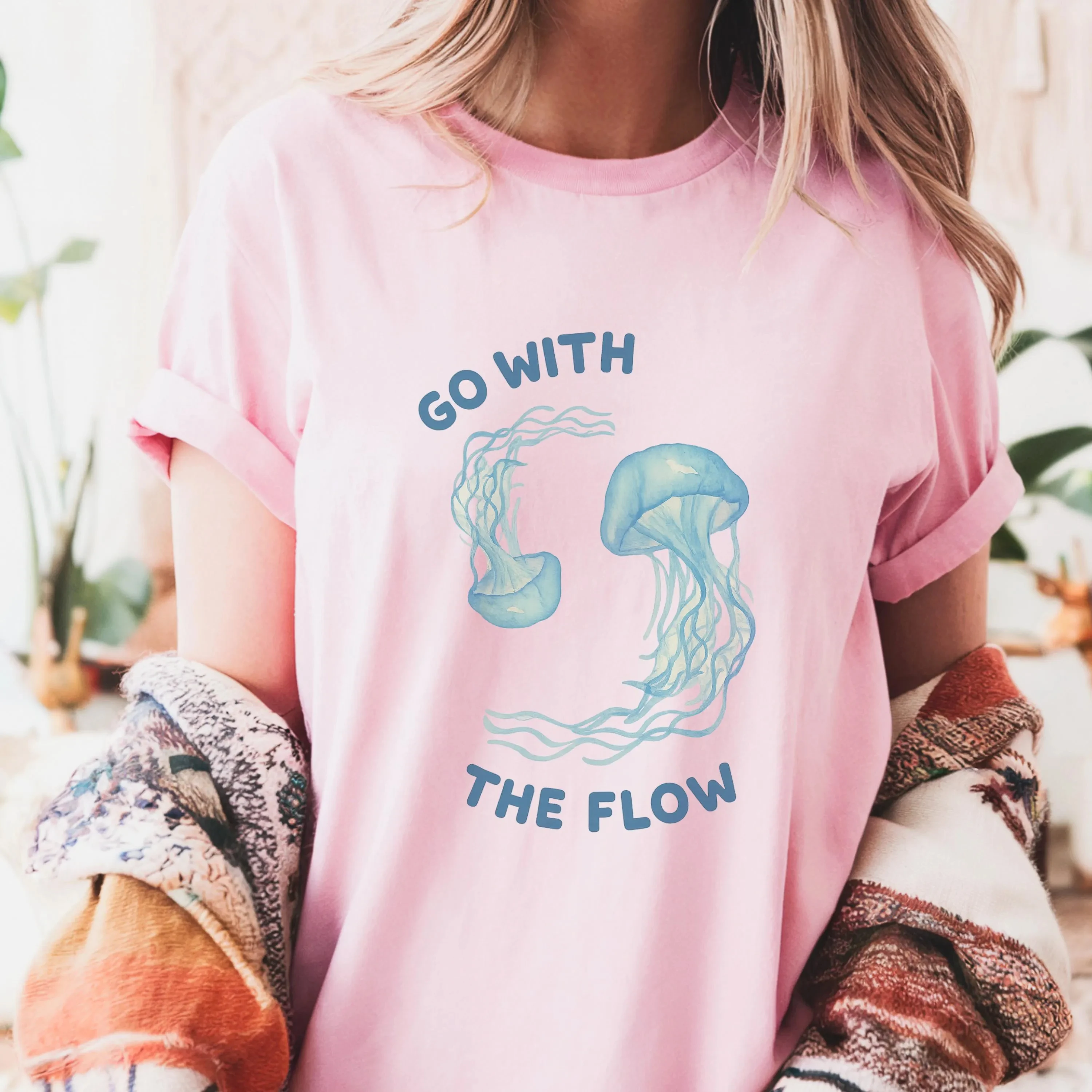 

Женская футболка больших размеров Go with The Flow Jellyfish, хлопковая, дышащая, стильная, универсальная, в уличном стиле, оверсайз