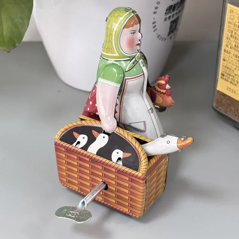 คลาสสิก Retro Clockwork โลหะเดินดีบุก Farmer หุ่นยนต์ผู้หญิง Goose Mechanical Wind-Up ของเล่นเด็กที่สมบูรณ์แบบของขวัญวันเกิด