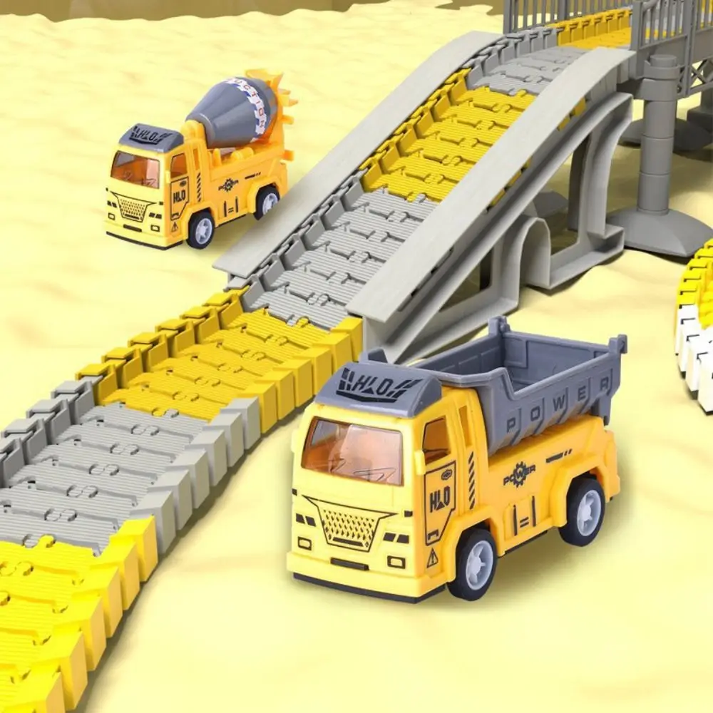 Set di binari da corsa fai-da-te in plastica creativa 146/231 pezzi Set di giocattoli per auto ferroviarie gialle bianche Interessante auto elettroniche fai-da-te per bambini